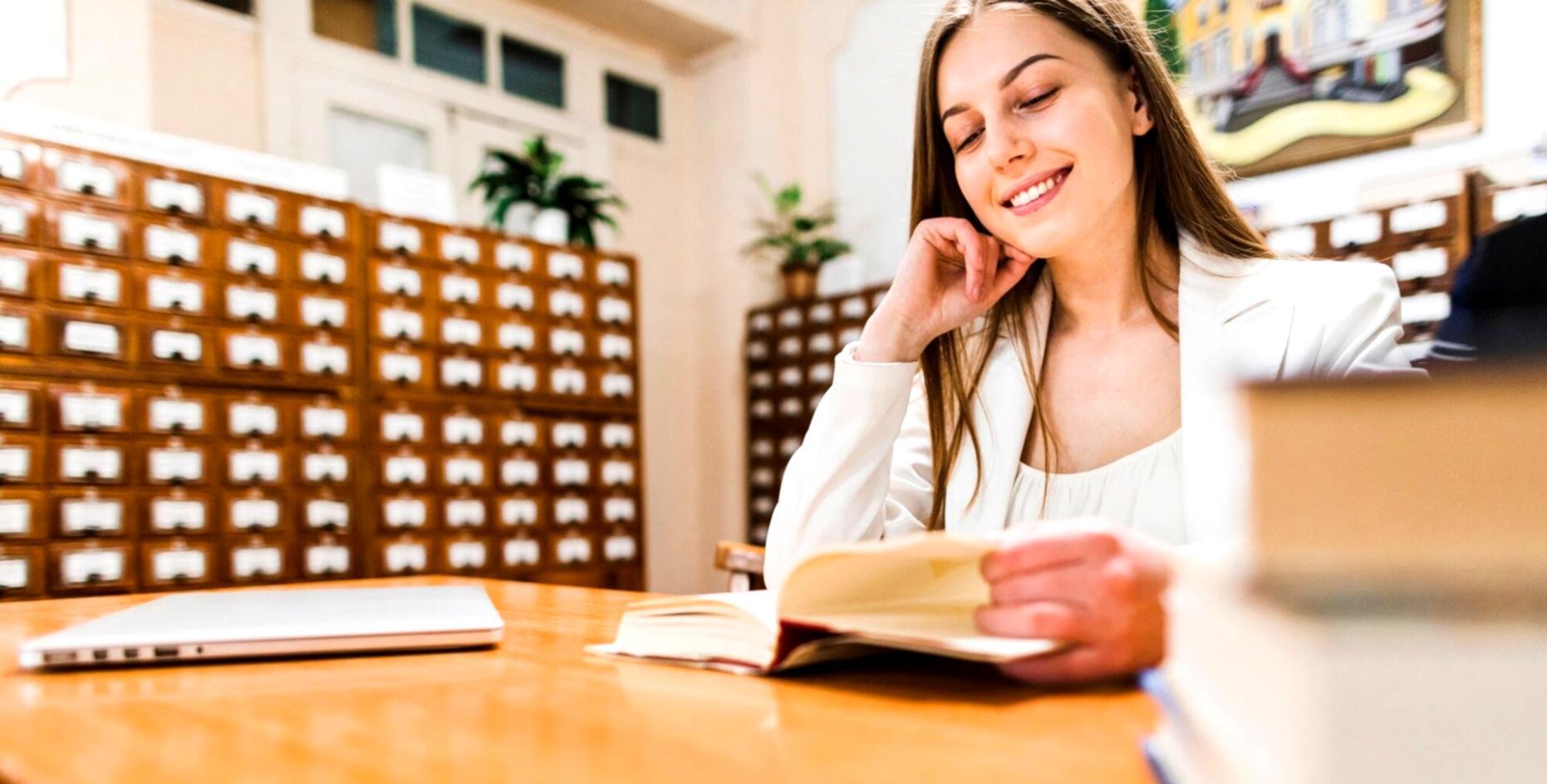 Spazio di lavoro condiviso durante una sessione di gruppo a Torino